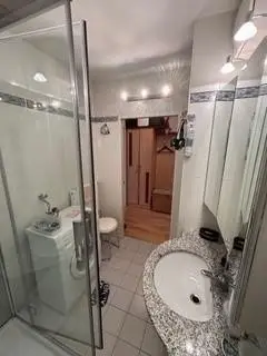 Charmante Wohnung mit guter Anbindung   und günstigen Betriebskosten  und Klimaanlage