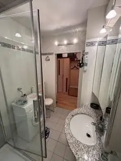 Charmante Wohnung mit guter Anbindung   und günstigen Betriebskosten  und Klimaanlage