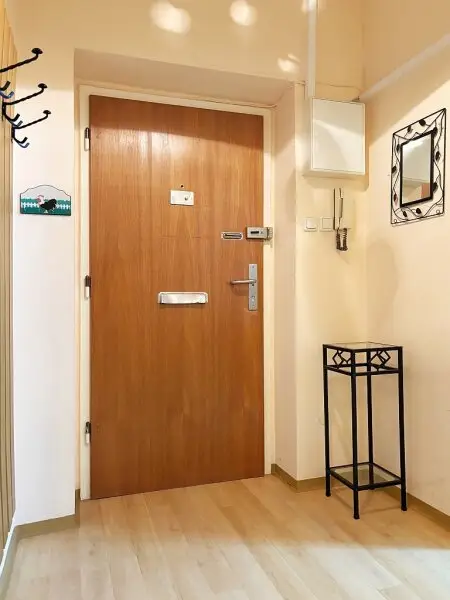 Großzügige 2 Zimmer-Loggia Wohnung - ruhig und gleichzeitig zentrumsnah - komplett möbliert
