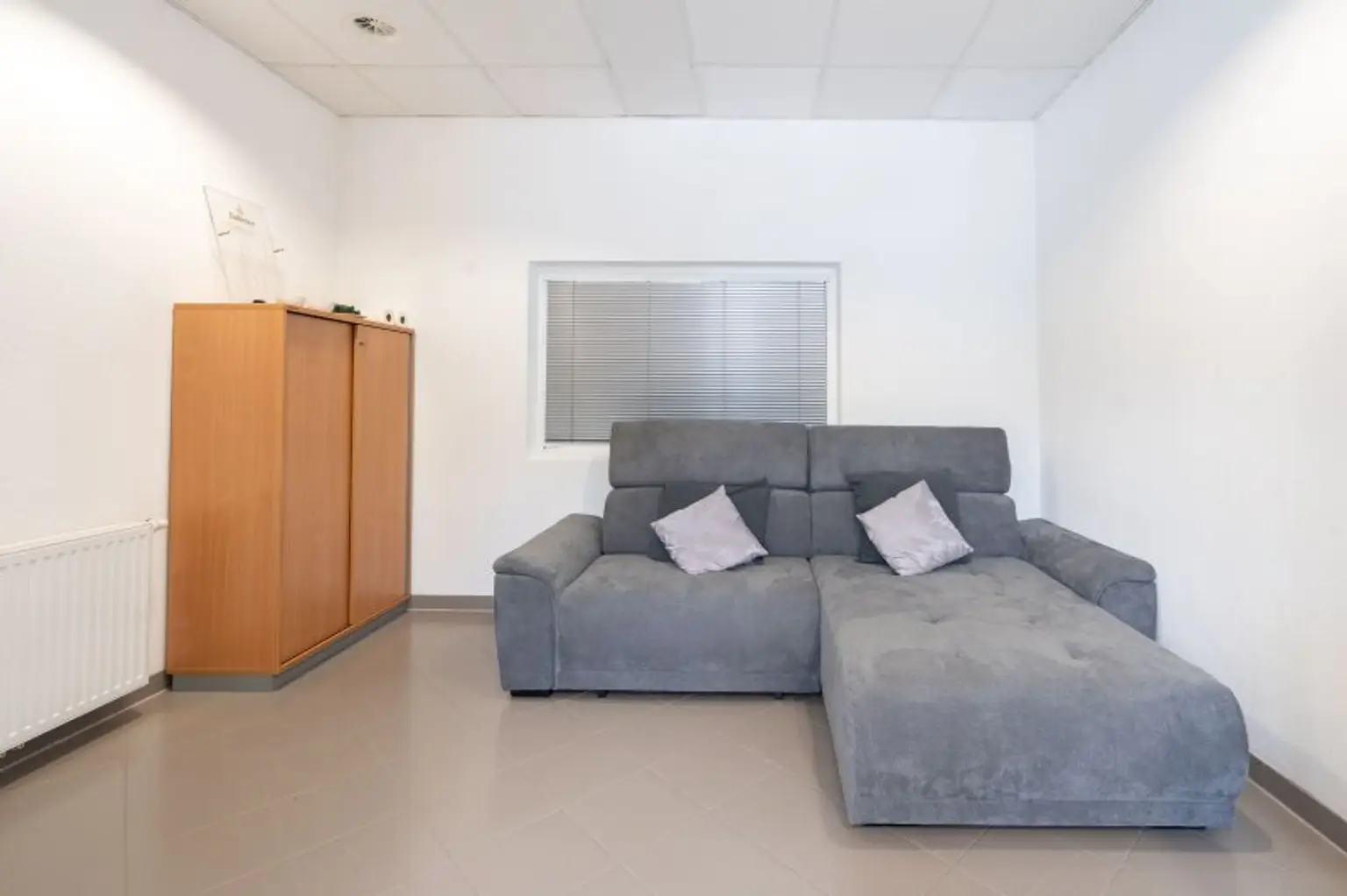Komfortables Obergeschoss-Büro mit Küche und guter Anbindung in Pinsdorf zu mieten!
