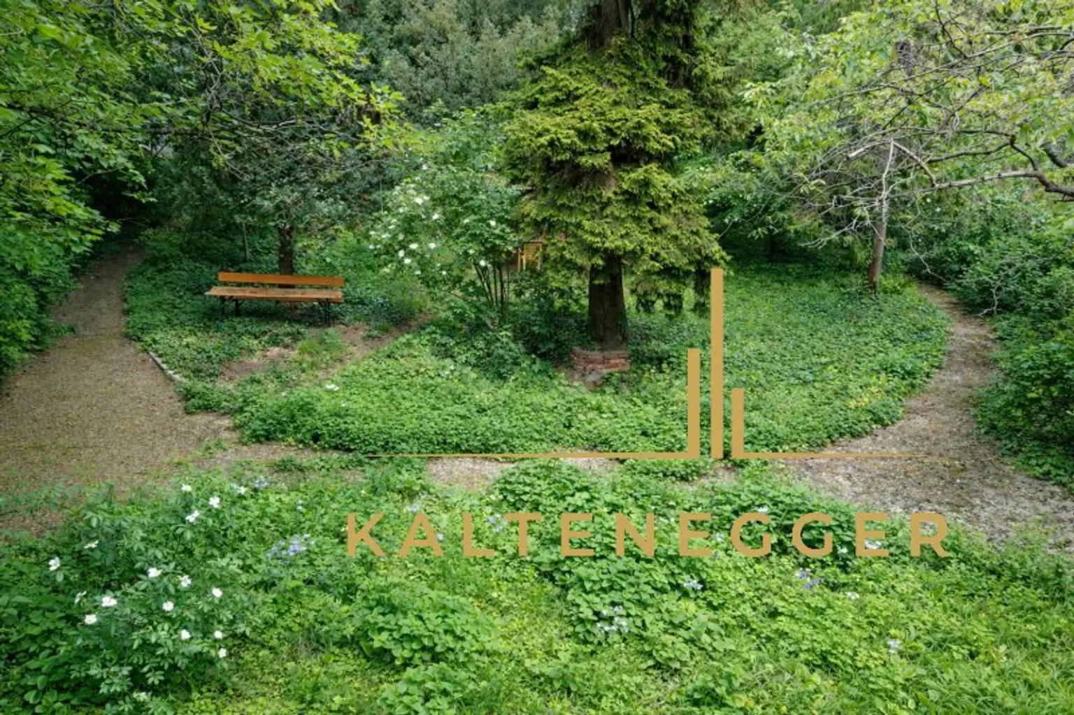 Herrschaftliche Cottage Villa in prominentester Lage mit hohem Entwicklungspotenzial