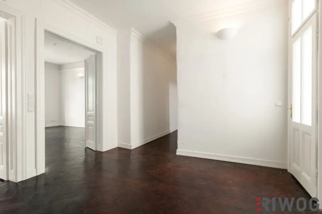Beeindruckende Stilaltbauwohnung | Innenhofbalkon | Ca. 3,5 m Raumhöhen | 3. Etage | Nähe Donaukanal, Hundertwasserhaus, 1. Bezirk, Prater