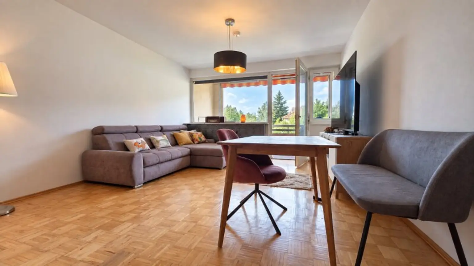 Heller Wohn- und Essbereich Kompagnon Immobilien