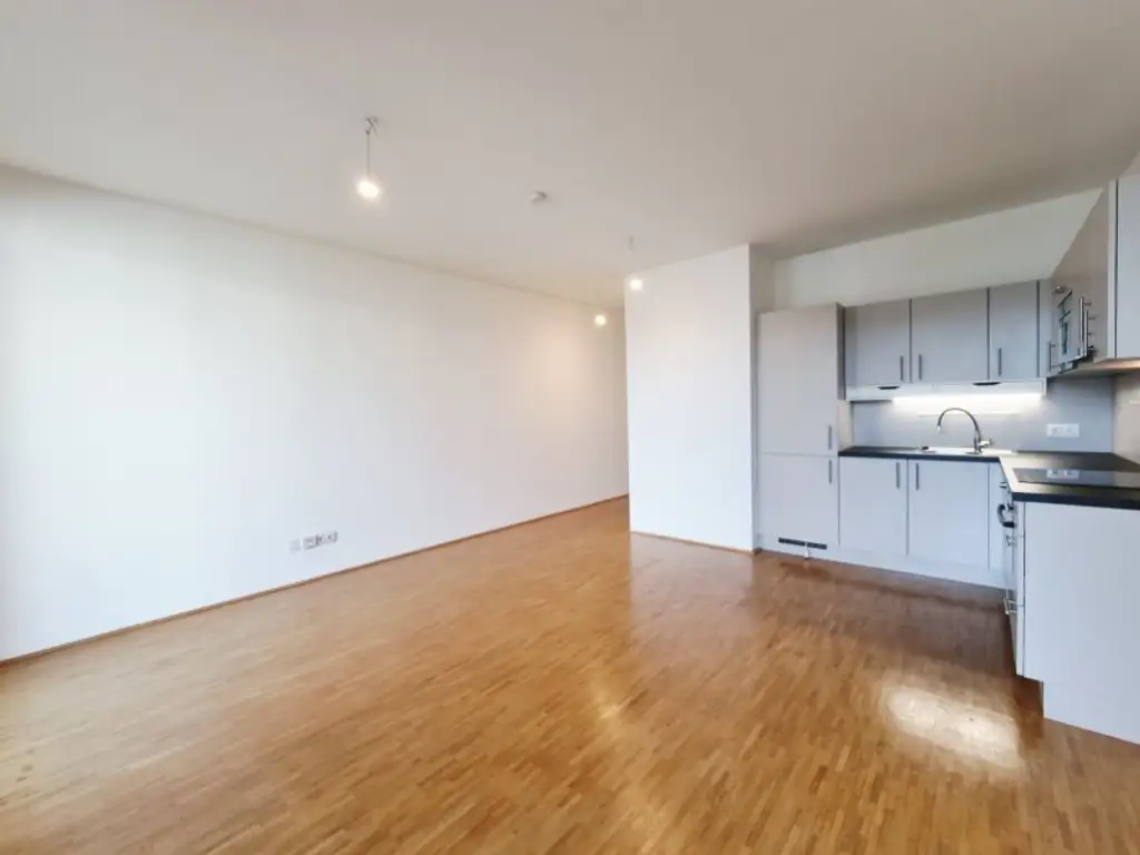 Attraktive 4-Zimmer-Wohnung mit Loggia zwischen Hauptbahnhof und Klinikum