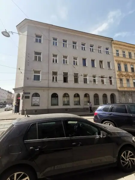 Nette helle 2 Zimerwohnung...