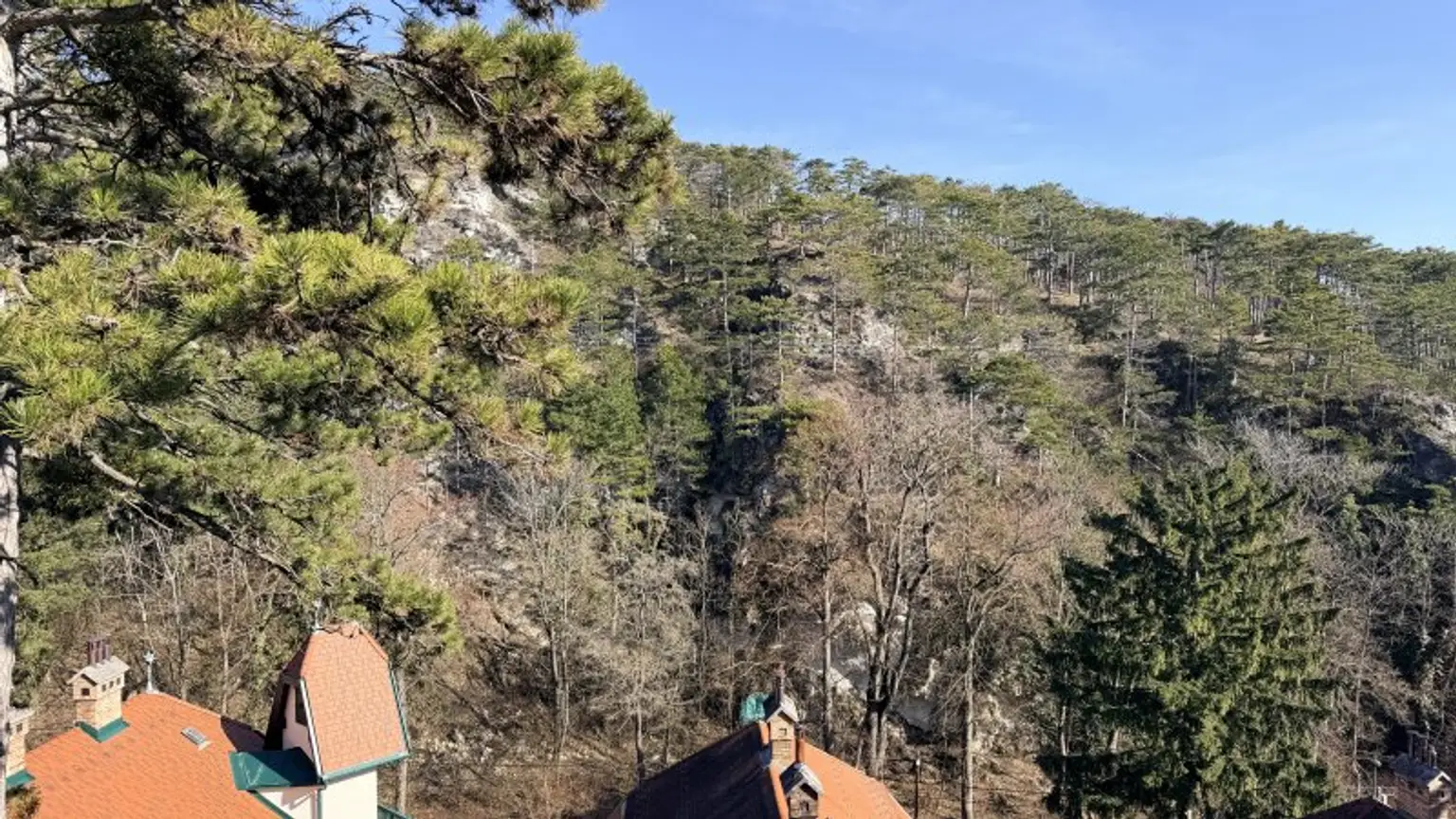Blick von der zum Objekt gehörenden Terrasse oberhalb des Hauses