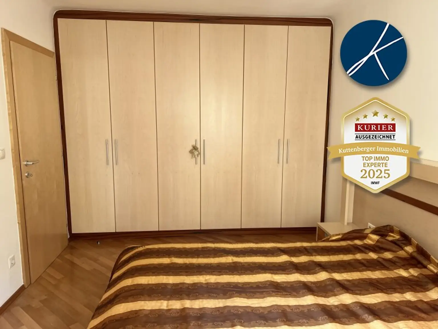 Schlafzimmer mit Einbauschrank
