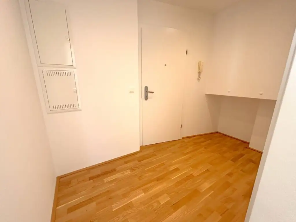 Helle 3-Raum-Wohnung mit offener Wohnküche und Balkon - Erstbezug nach Sanierung!