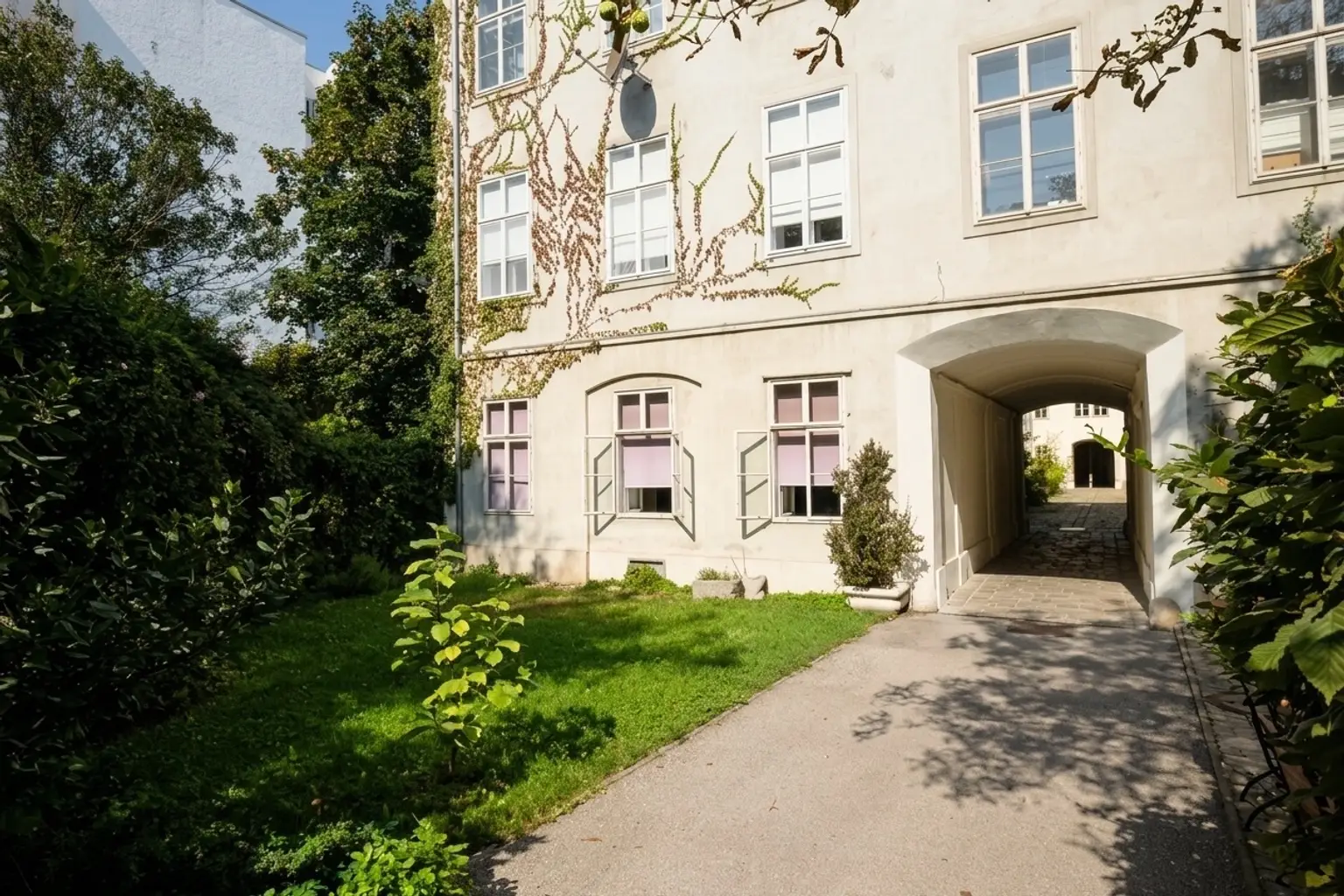 Historischer Altbau in Bestlage mit idyllischem Gemeinschaftsgarten