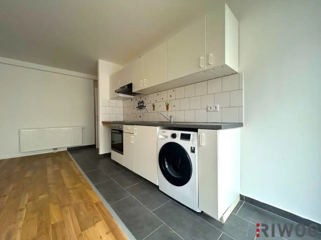 Balkonwohnung im Dachgeschoss - 3 Zimmer mit Wohnküche - Nähe Quellenstraße und Matzleinsdorfer Platz