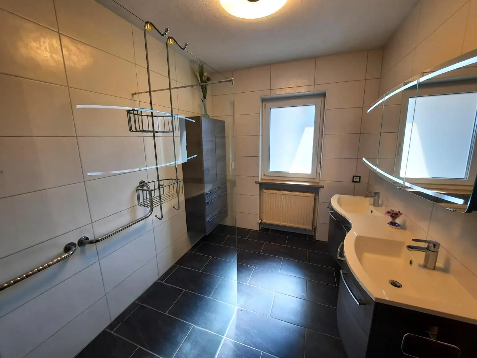 Vollunterkellerter Bungalow mit großem sonnigen Grundstück