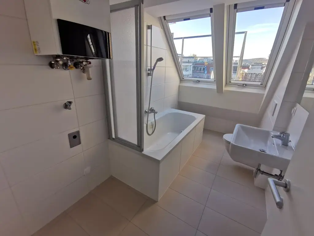 2 Zi.-DG-Maisonette in Top-Lage an Single oder Pärchen zu vergeben.