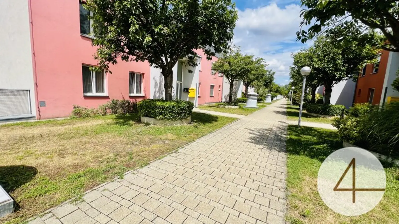 8 Minuten zur U2 - Dachgeschosswohnung - sonnige Terrasse - absolute Ruhelage - Lobau ums Eck