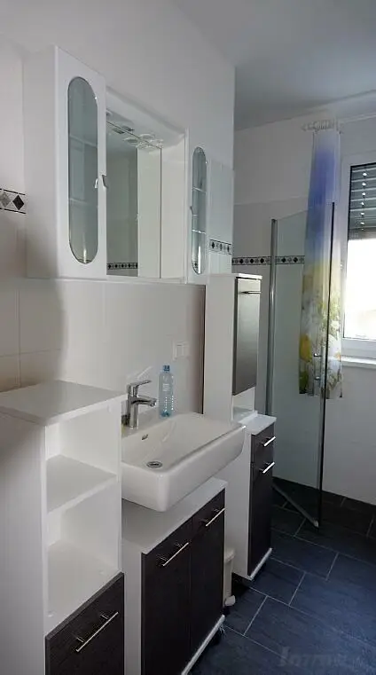 Provisionsfrei: möblierte 2-Zimmer-Neubauwohnung mit großem Balkon und Autostellplatz - zentral in Semriach