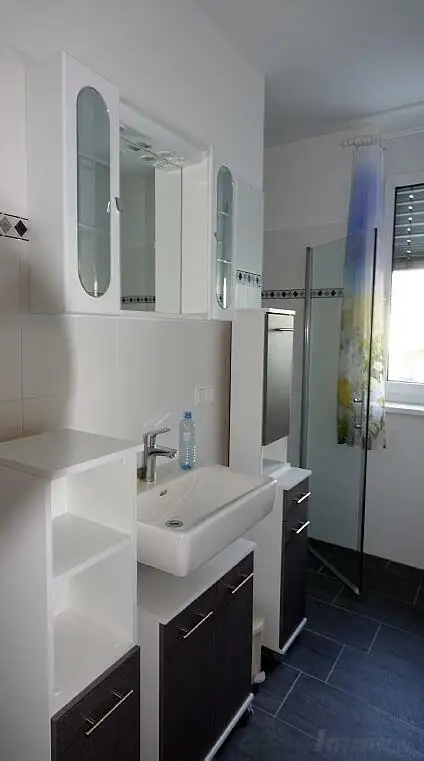 Provisionsfrei: möblierte 2-Zimmer-Neubauwohnung mit großem Balkon und Autostellplatz - zentral in Semriach