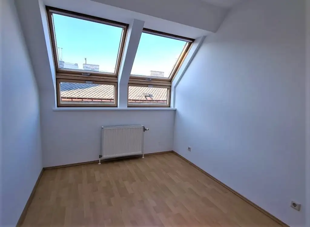 TERRASSENHIT, DACHGESCHOSS, 81 m2 Maisonette mit 12 m2 Terrasse, 3 Zimmer, Küche, Galerie, Wannenbad, Augarten-Nähe