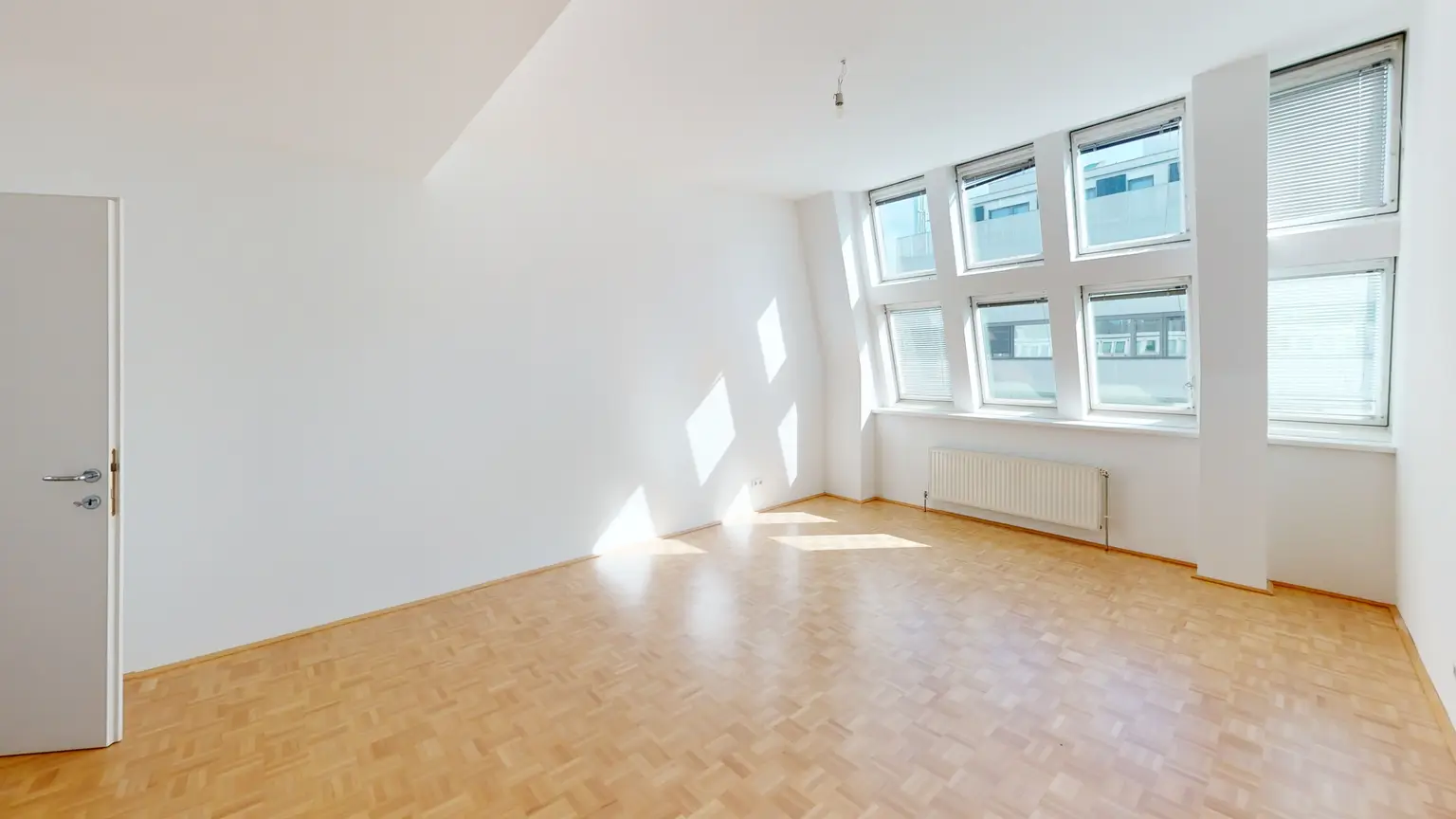 3-Zimmer-Wohnung mit privater Dachterrasse, Klimaanlage und Ruhelage