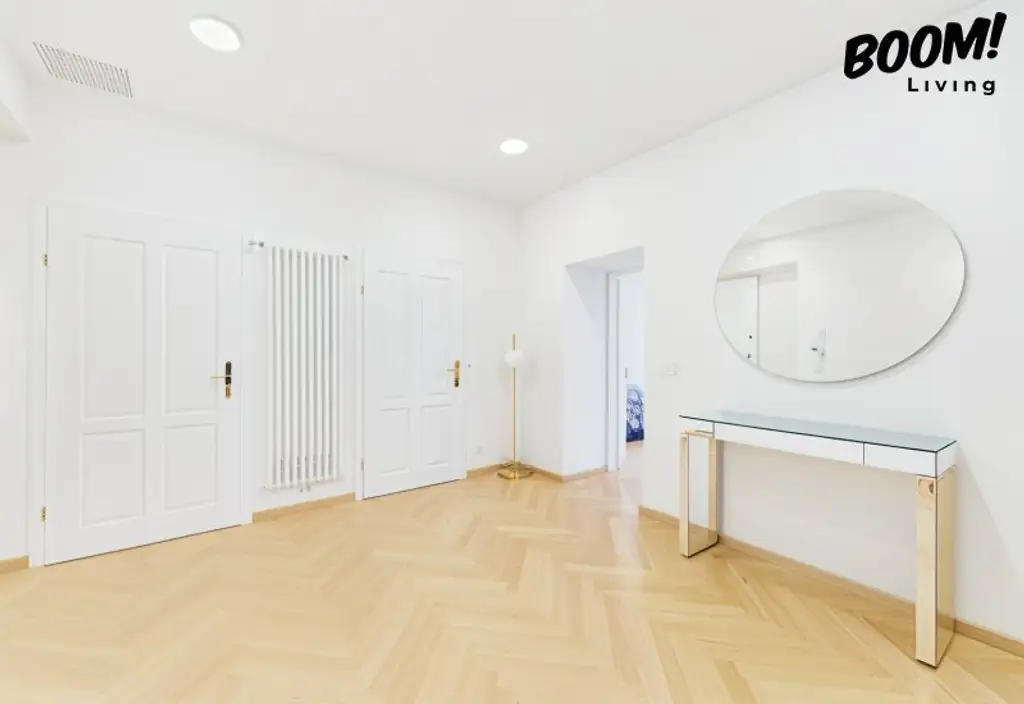 Hochwertig sanierte Altbauwohnung // Große Fensterfronten, 104 m², 3 Zimmer //