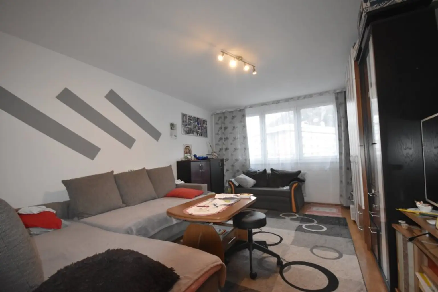 Wohn- Ess- Schlafbereich - Geräumige Garconniere nähe ZIB Kauf Salzburg