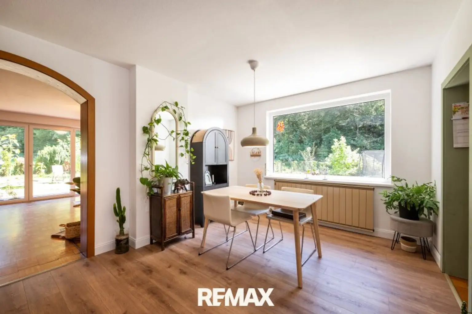 Essbereich mit schönem Blick in den Garten