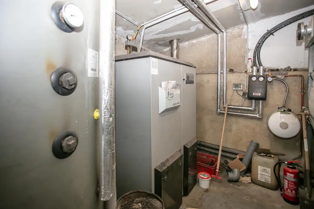 Mehrfamilienhaus - Zwei Wohneinheiten - Gewerbe möglich - großzügige Nutzflächen