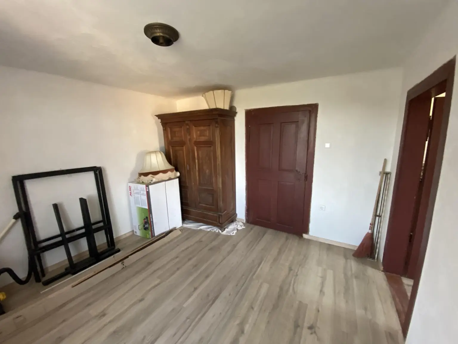 "Jahrhundertwende Stilhaus mit Wald"