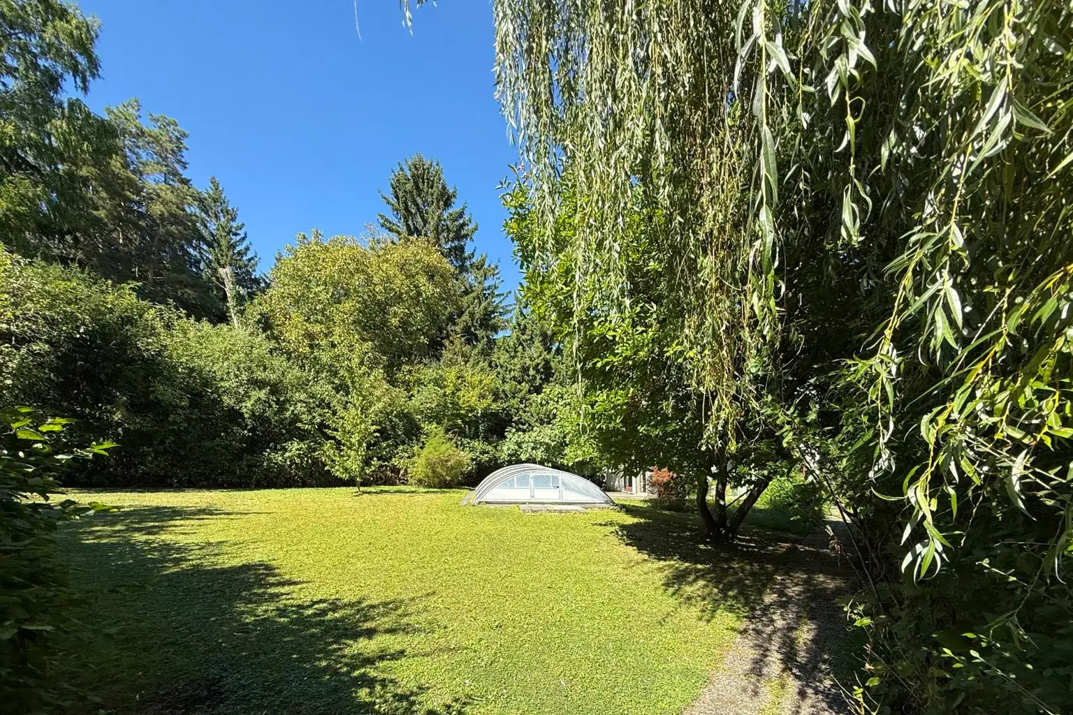 Traumhaftes Gartenparadies in Maurer BESTLAGE