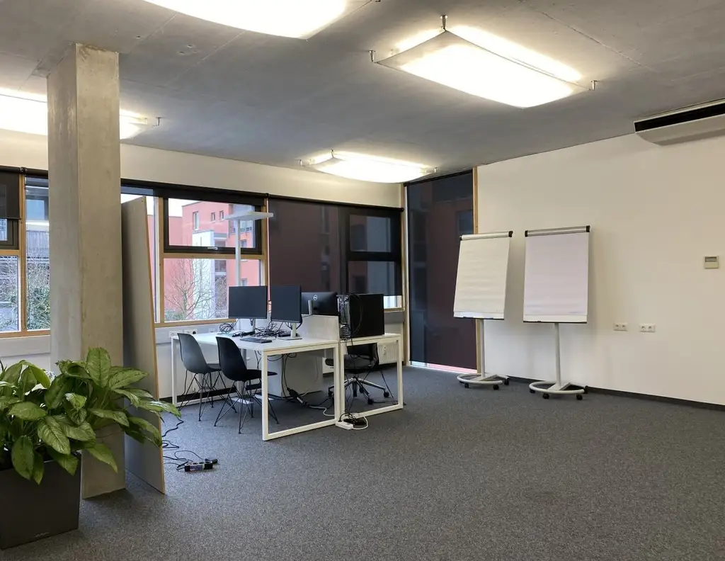 Attraktive Büro/Praxis in Wels: 298m², klimatisiert, Parkplätze & Tiefgarage!