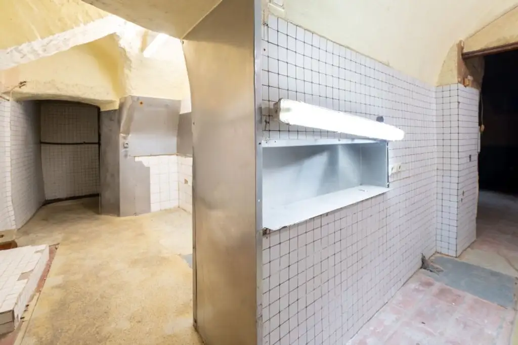 Bestandsfreies Mehrparteienhaus mit 5 Wohnungen + 1 Geschäftslokal in Toplage von Obernberg am Inn zu kaufen!