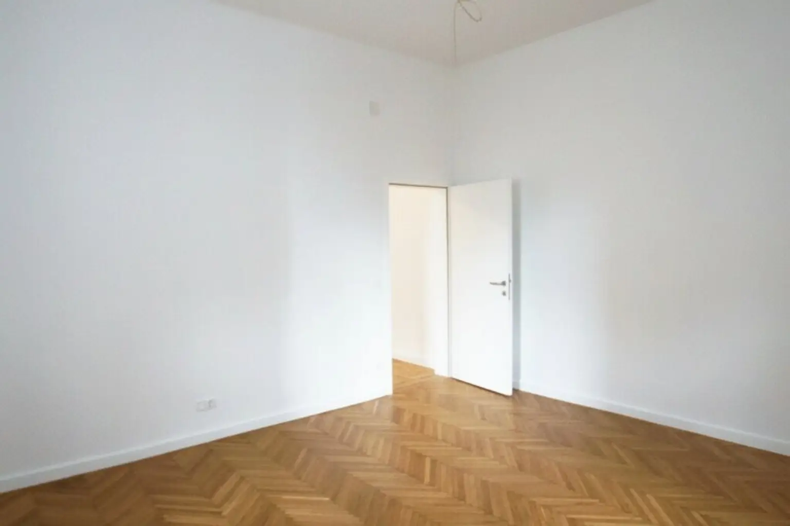 Sanierte helle Altbauwohnung - nähe U4 Hütteldorferstraße