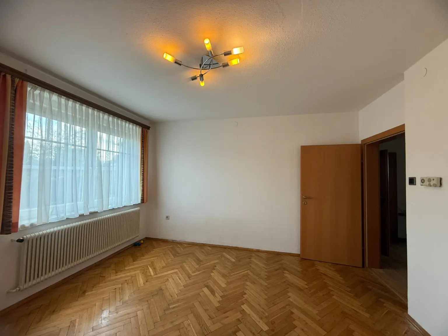 *** Gemeinschaftsprojekt oder Investment? Zwei Häuser, sechs Stellplätze, großes Grundstück in Toplage! ***
