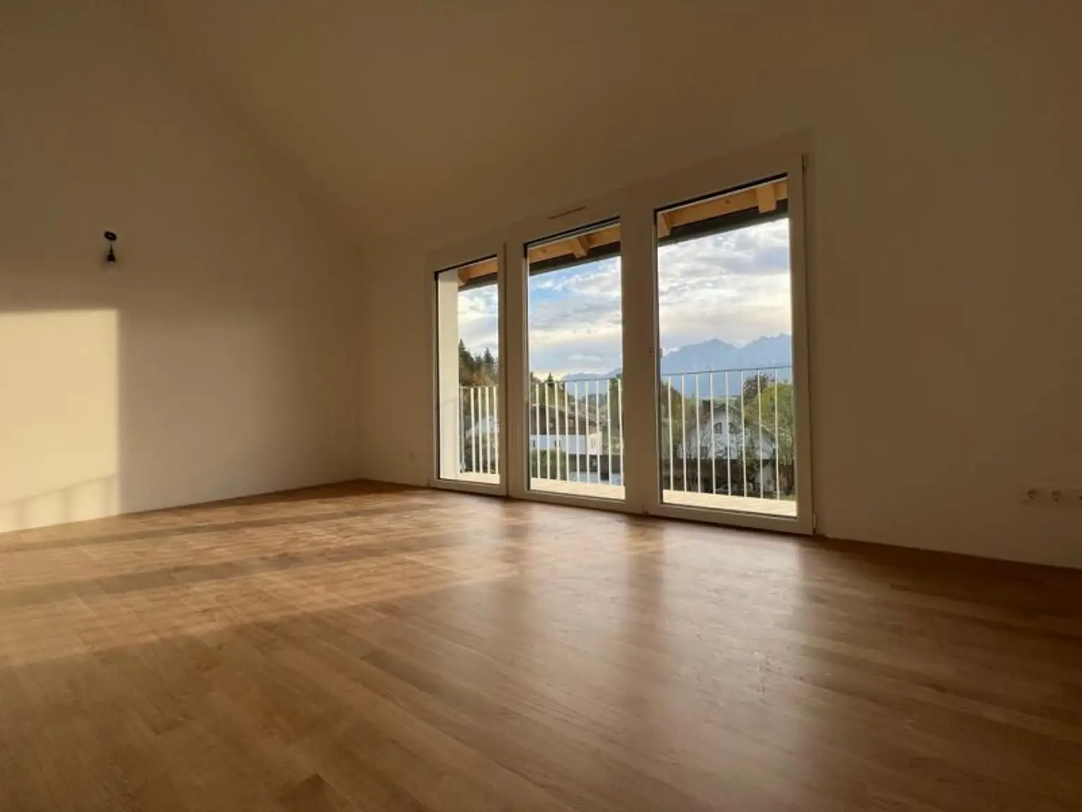 Modernes Eckreihenhaus in Adnet