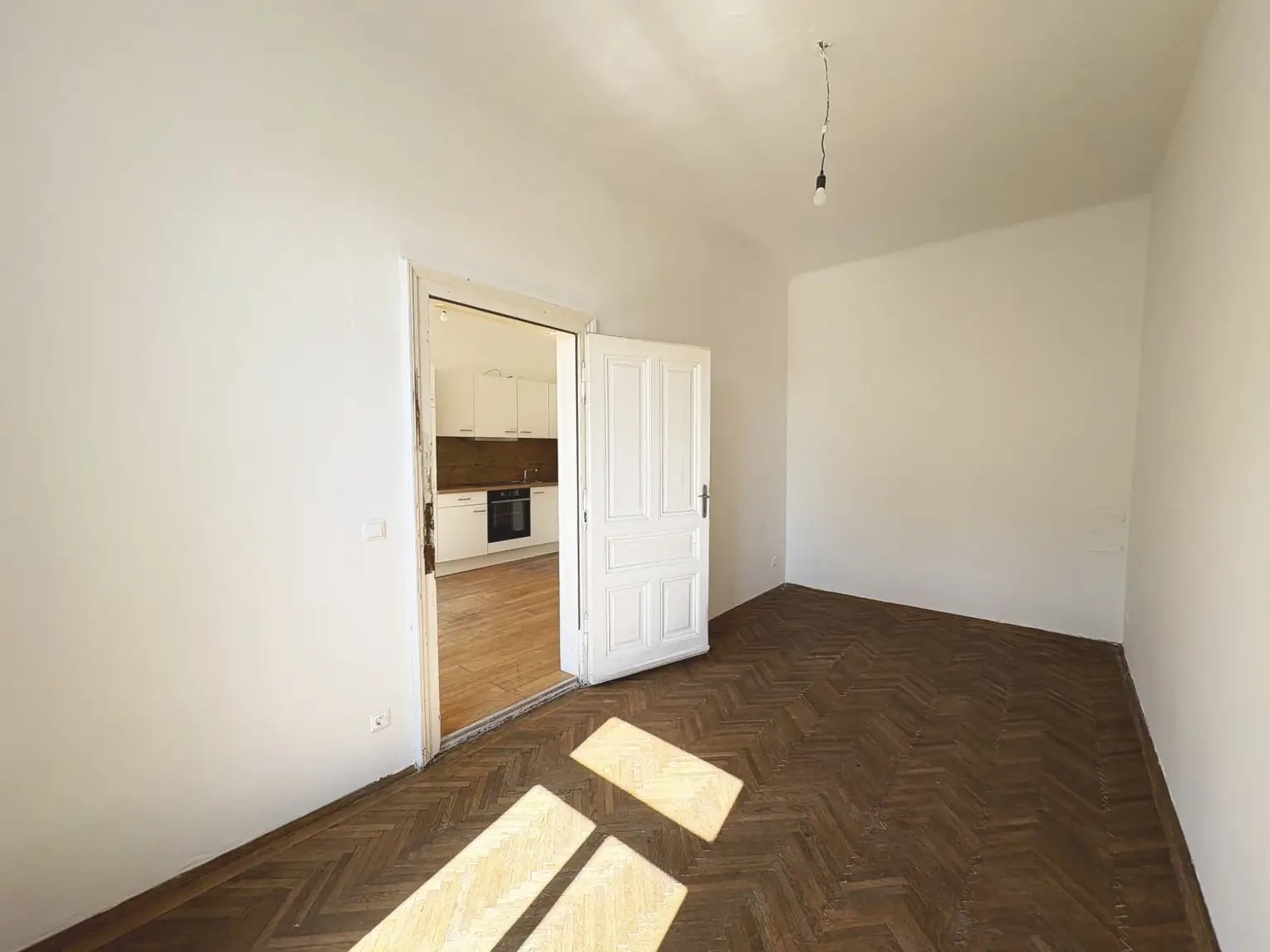 Gut aufgeteilte 3 Zimmer Wohnung mit neuer Küche -
Nähe Klinik Landstraße