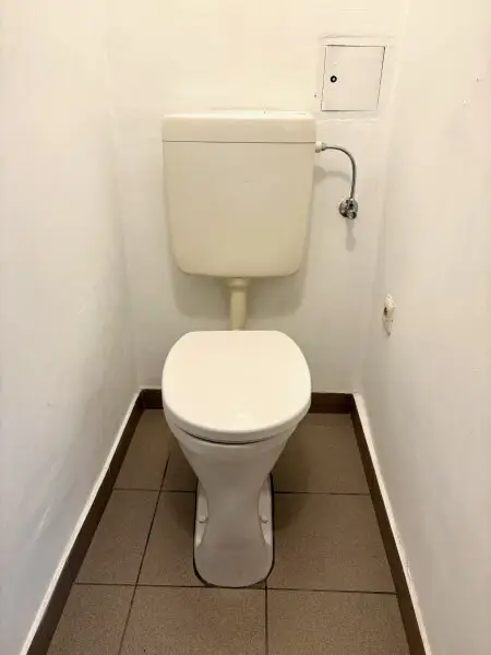 BEZAUBERNDES GESCHÄFTSLOKAL MIT VIELEN AUSLAGENFLÄCHEN - KEINE ABLÖSE!