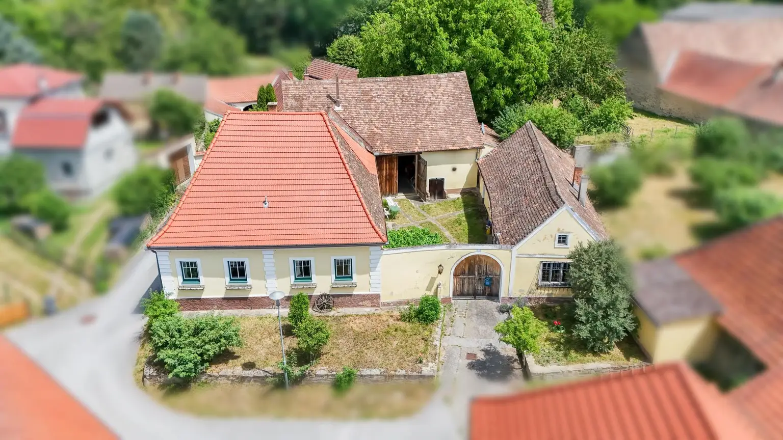 Landhaus mit Charakter - unverdorben und pur -  für Liebhaber historischer Bausubstanz!