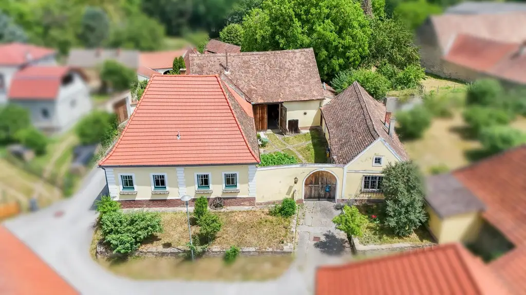 Landhaus mit Charakter - unverdorben und pur -  für Liebhaber historischer Bausubstanz!