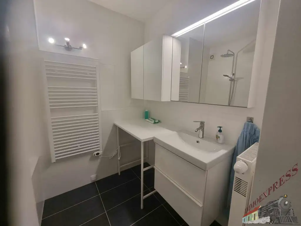 Neu sanierte Niedrigenergiewohnung mit Loggia nähe Traisenpark