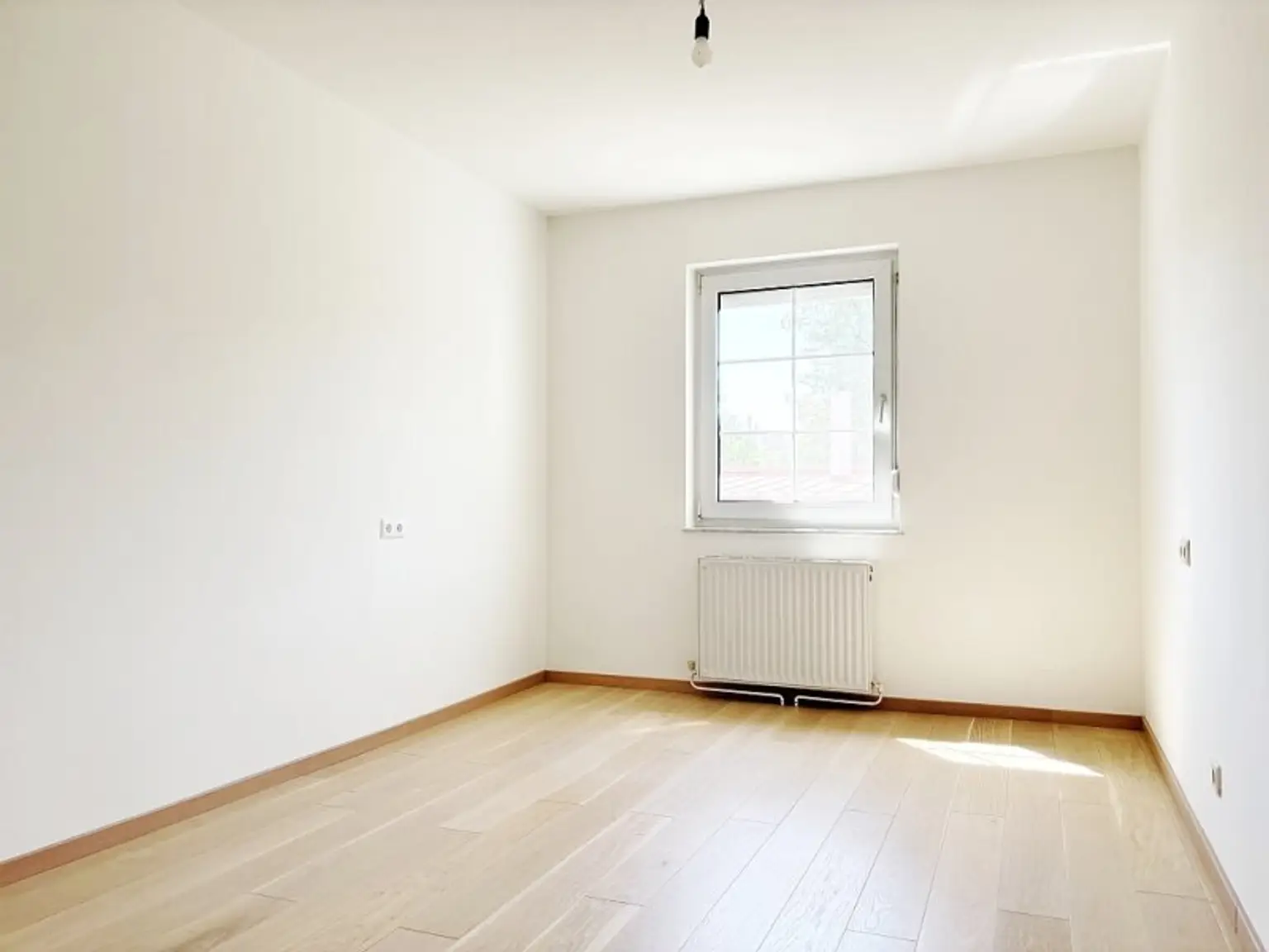 Ruhe-Oase in Mauer! Sonniges Reihenhaus mit 6 Zimmern, Garten und Garage!