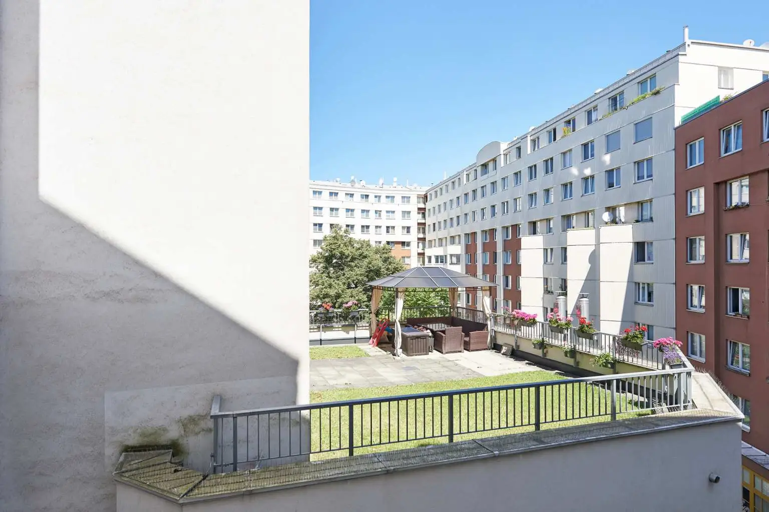 Historischer Charme in Toplage – sanierte 1-Zimmer-Altbauwohnung!