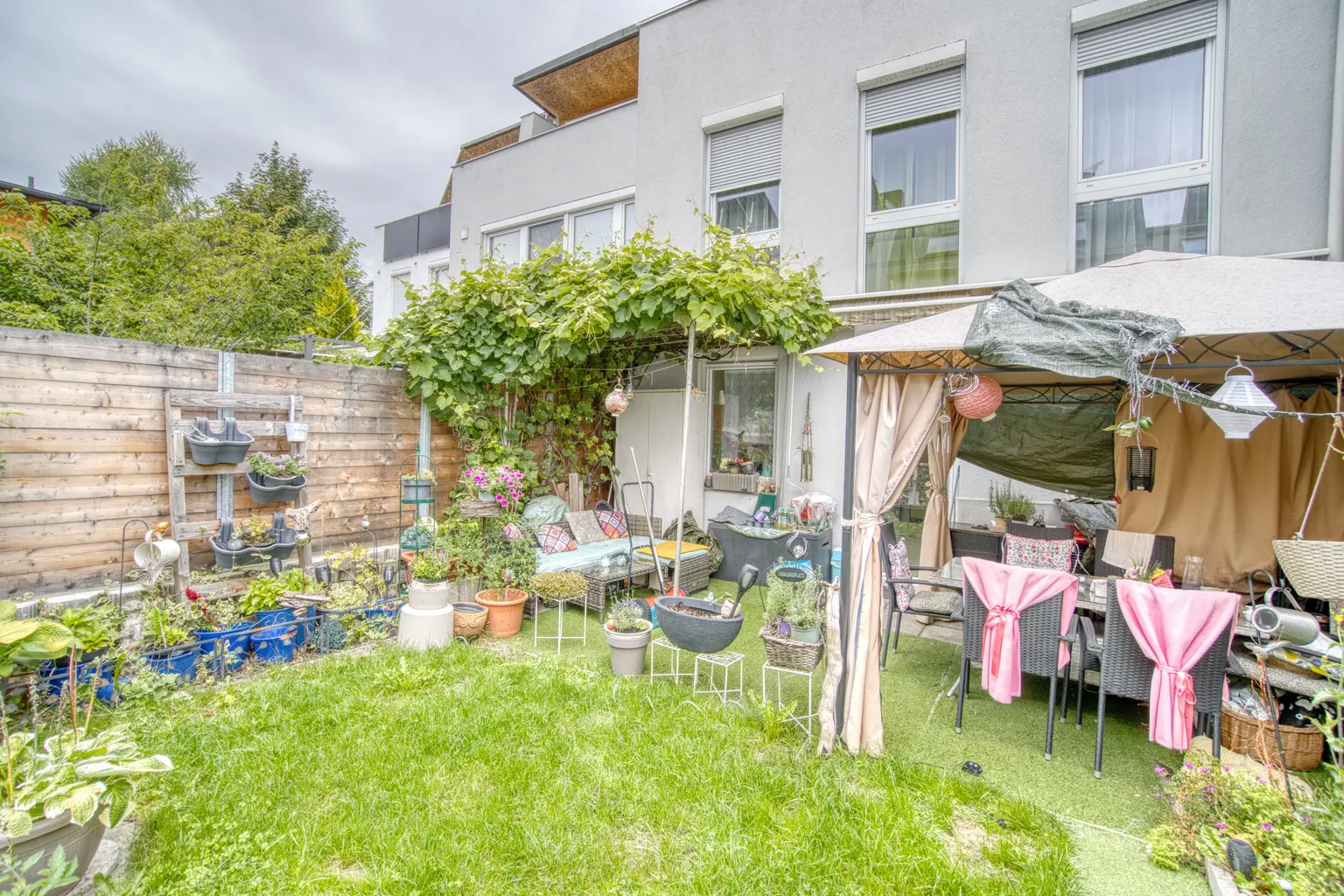 Attraktives Reihenhaus mit gemütlichem Garten
