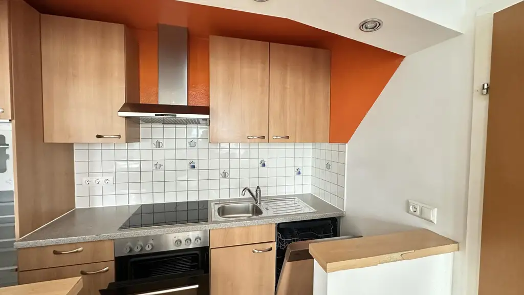 Eigentum in Graz-Eggenberg: 2-Zimmer Wohnung mit Küche & Innenhof-Parkplatz