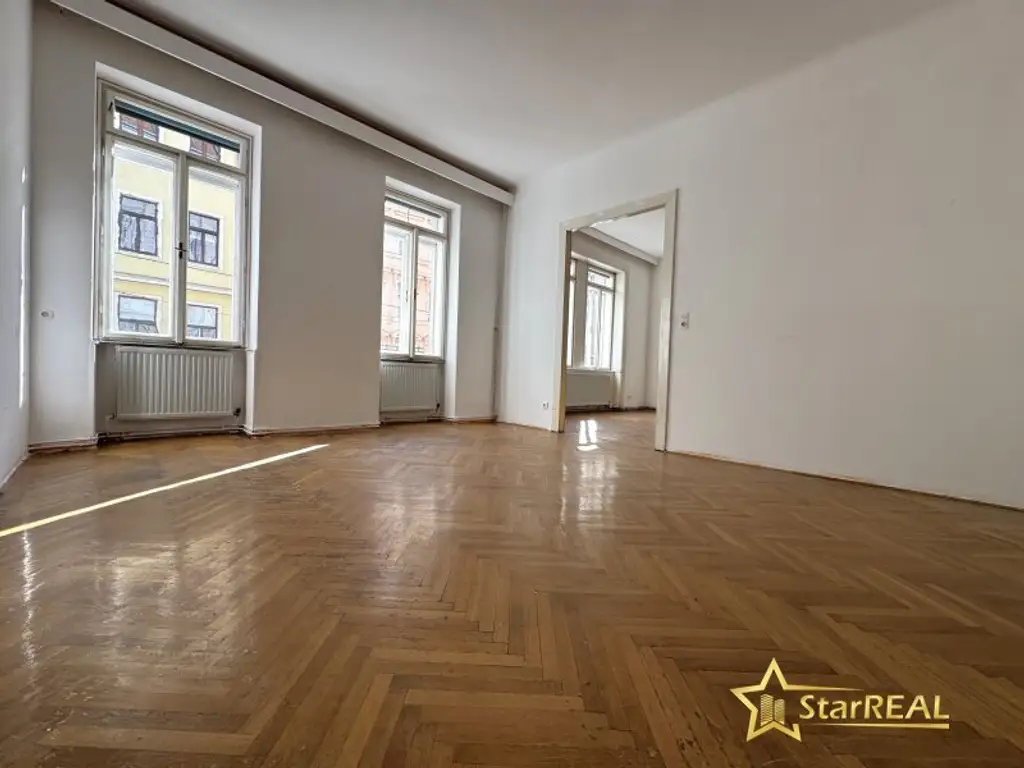 ROHDIAMANT IN TOPLAGE! U6 DIREKT. SANIERUNGSBEDÜRFTIGE 3,5 ZIMMER. FISCHGRÄTPARKETT.