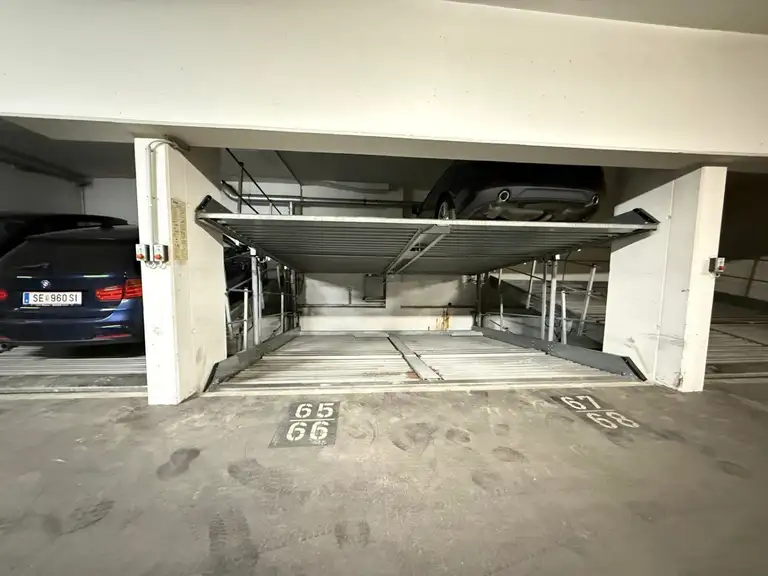 Parkplatz 66 u.