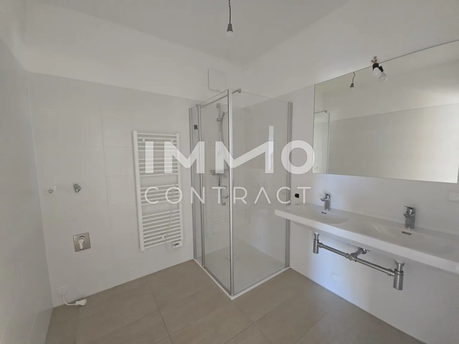 Neuwertige, geförderte 4 Zimmer-Wohnung in ruhiger Lage mit Balkon - Nippelgasse 10a - Top 8