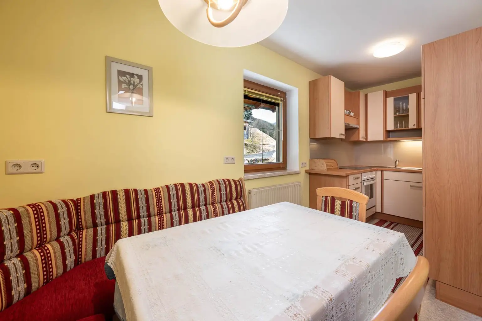 Küche mit Essbereich