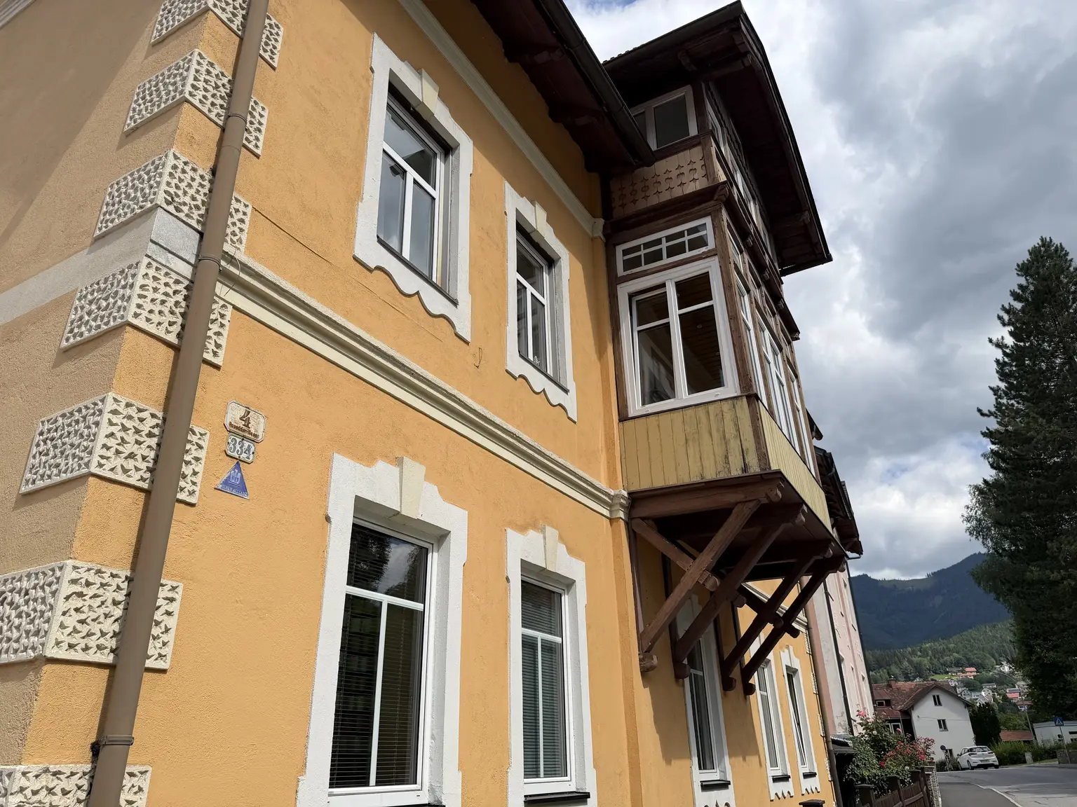 Attraktives Zinshaus mit 4 Wohneinheiten zu verkaufen!