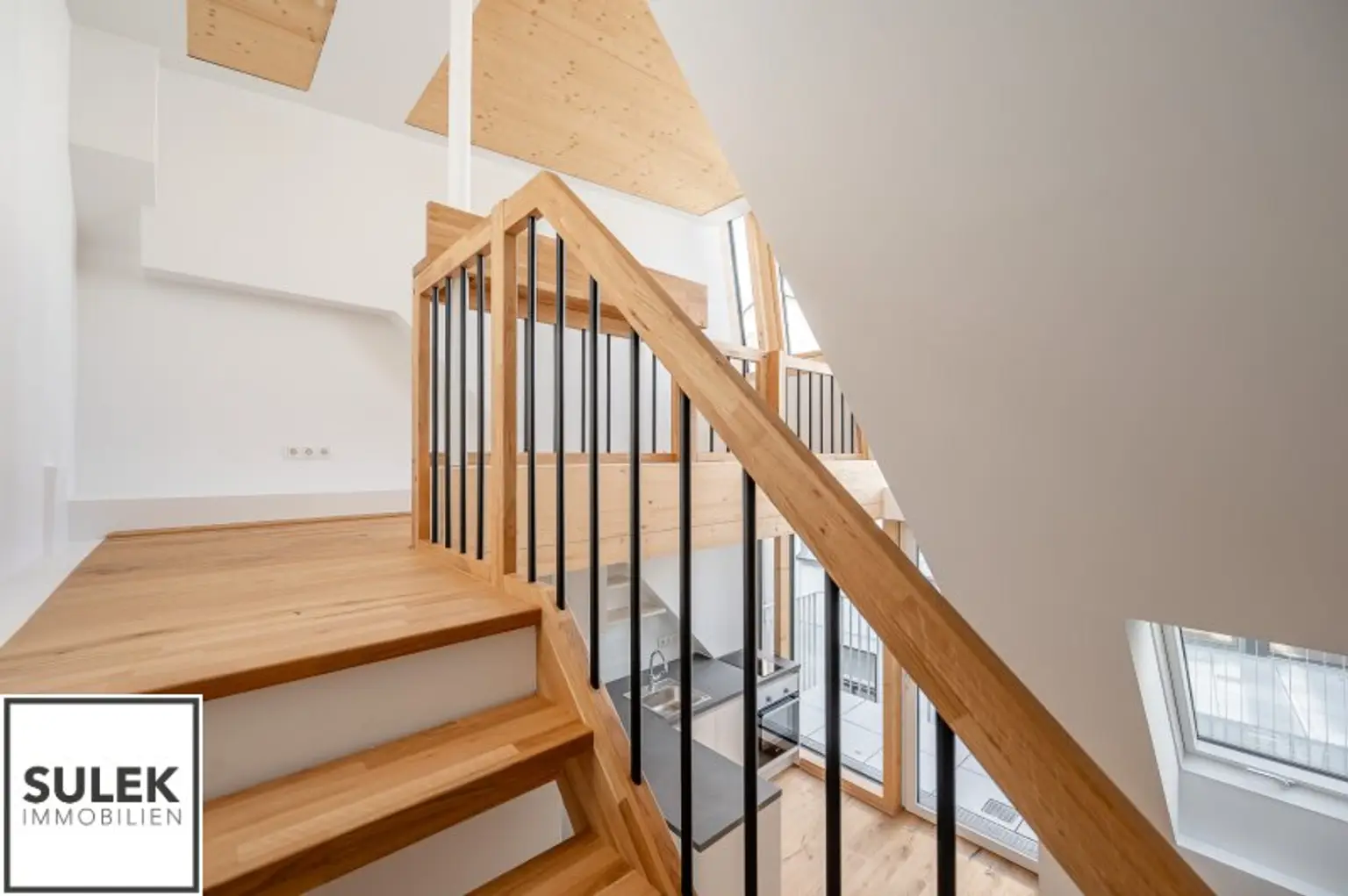 lichtdurchflutete und hochwertig ausgestattete Single-DG-Maisonette in der Czerningasse