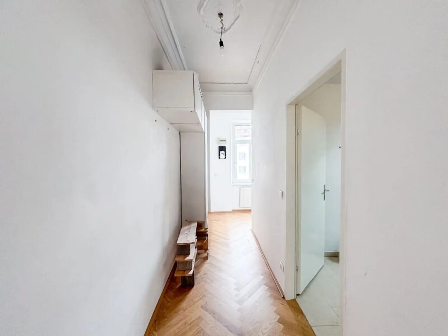 Charmante Altbauwohnung in Meidling – 3. Stock ohne Lift, geplante Aufwertung des Hauses