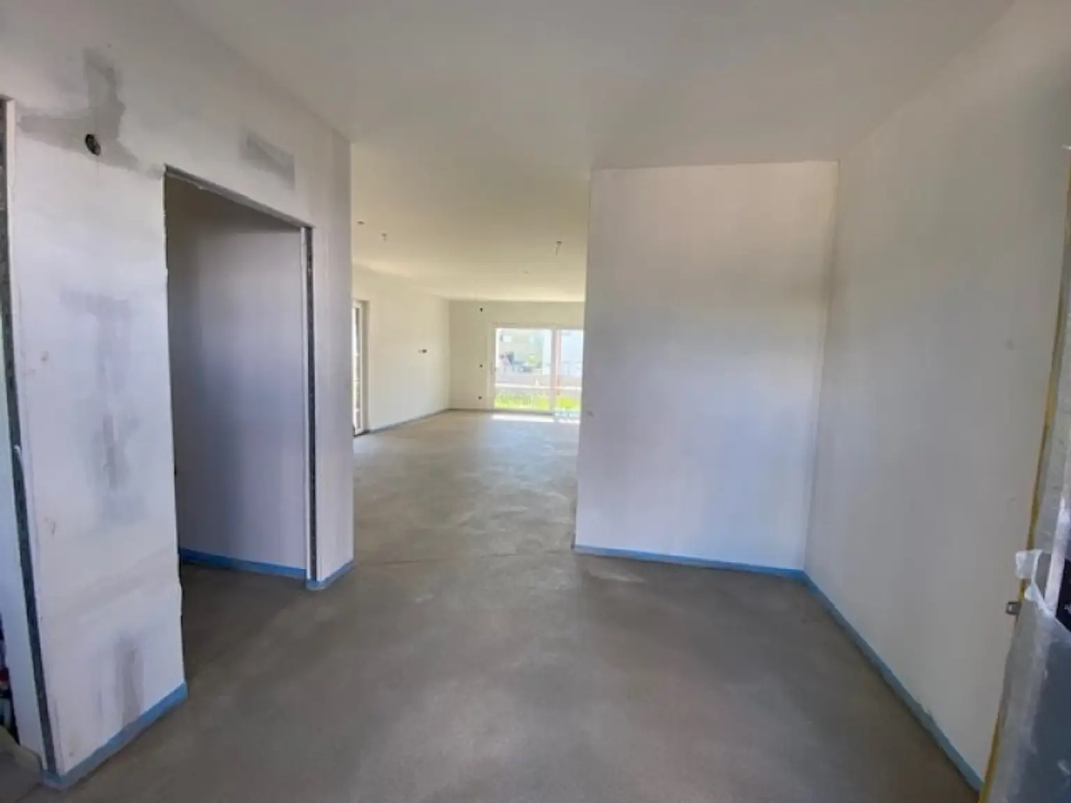Moderne Doppelhaushälfte in Parndorf: Erstbezug mit Garten und Terrasse!