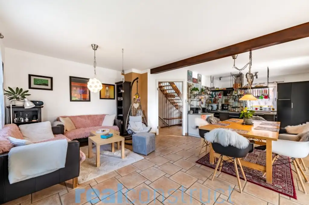 Ökologisch nachhaltiges Einfamilienhaus mit ERDWÄRME-Heizung in bester Lage von Bad Erlach